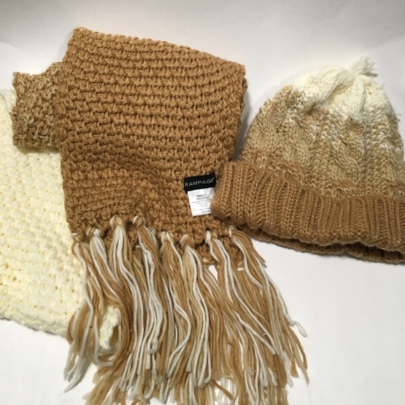 NWOT Rampage Beanie Scarf Set Ivory - Picture 2 of 7